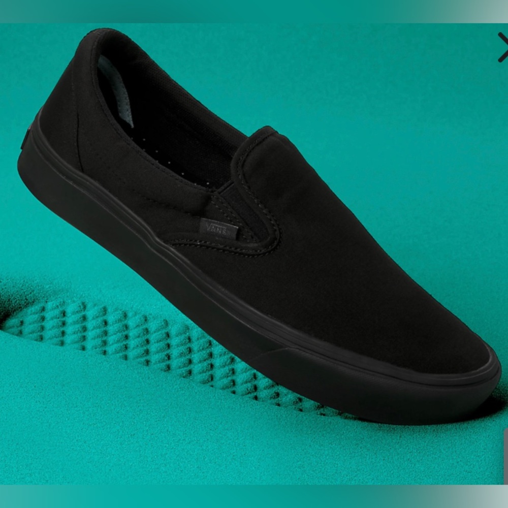 Vans Comfy cush slip on in black